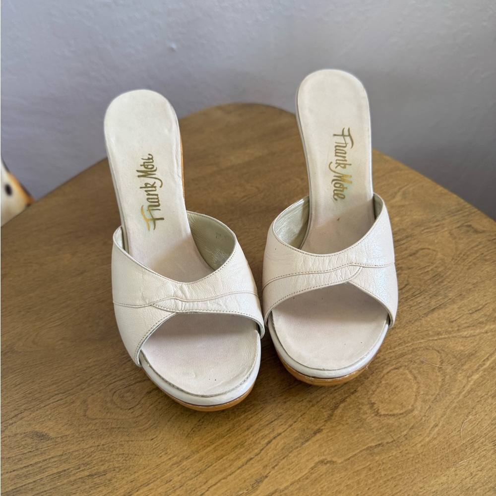 Vintage 60’s 70’s Cream Mules with Gold Heels 7.5